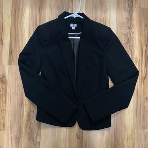 💰 Black blazer size small
